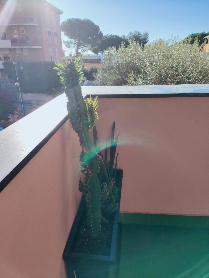 Appartamento In Zona Esclusiva A 50 Mt Dal Mare Arenzano Exterior foto